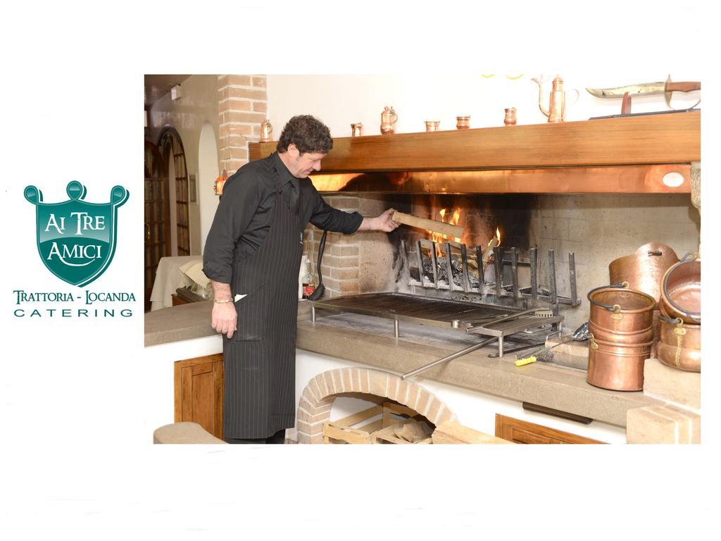 Trattoria Locanda Ai Tre Amici Mortegliano Екстериор снимка